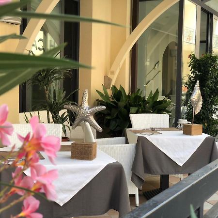 Hotel La Conchiglia Bellaria-Igea Marina Exterior foto